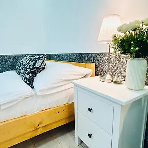 Modern Spacious In Center Praha